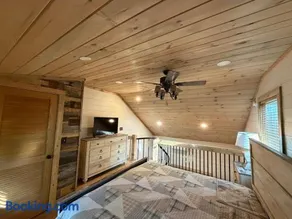 Riverbend Mini Barndominium Cottage Guesthouse - Image 1