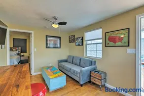 Winslow Apartment w/Jacuzzi- Deck & Grill Access! - Image 4