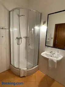 U Cervene zidle - Red Chair Hotel - Image 3