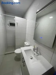 Private room next to BCN airport - Image 3
