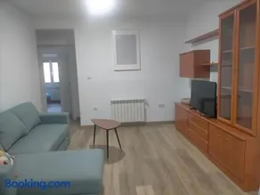 PIso recién reformado y espacioso - Image 2