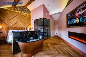 Craig's Suites Windermere - Image 3