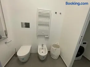Moon Apartments A - Image 3