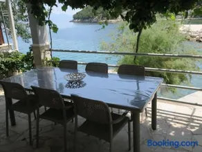 Old Fisherman's House w 3BD, balcony and terrace by the Sea - Image 3