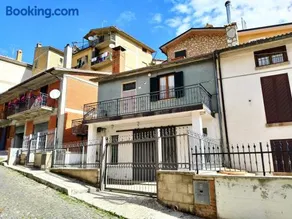 MOMI HOUSE - Image 1
