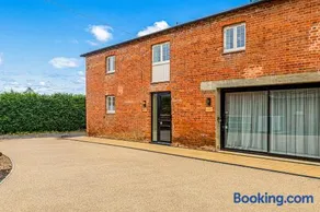 Loft 1 - One bedroom house with parking - Image 1