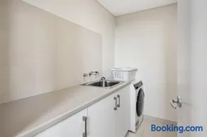 Serenity at Seine Bay 3Brm Apt - Image 1
