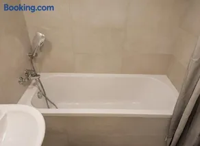 Bratislava, SADBA Family Apartment, Balcony, Free Parking, Airport 1km, Old Town 8km - Image 5