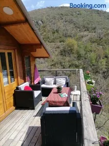 Chalet sur pilotis avec piscine privée - Image 4