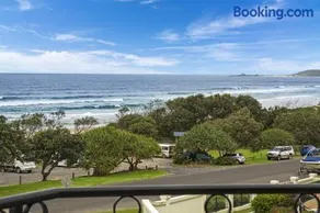 Breakers 2 12 - LJHooker Yamba - Image 2