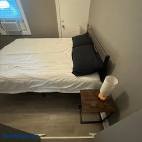 COZY NEW Apartment in DC - Image 1