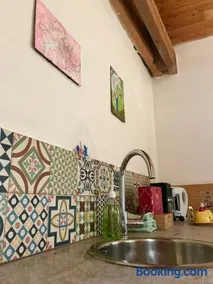 Staying with the artist - Image 1