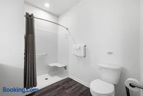 Silver Comet Motel Modern Boutique Suite - Image 3