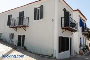 Villa @ Poros - Image 1