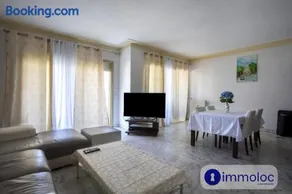 Spacious apartment with terrace in the Cimiez district - Image 1