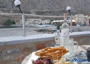 MiloPetra - Image 1