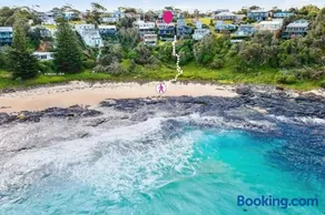 Surfers Retreat with access to the beach - Image 2