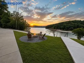 Family Friendly Lakefront with Private Dock Fire Pit Near Marinas - Image 1