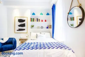 62-3B Studio Prime UES Walk to Central Park - Image 3