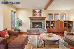 Drake Park Villa - Image 5