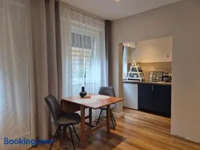 Zentroom studio apartment - Image 3