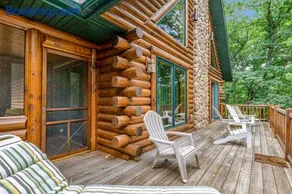 River Woods Retreat - Image 2