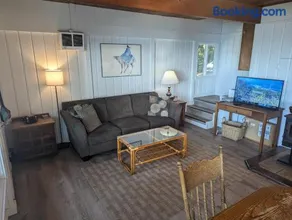 The Cedar House - Image 2