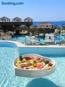 Alia Beachfront Suites and Spa - Image 1