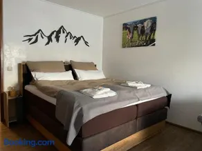 Modern eingerichtete Ferienwohnung Traumtagerl ruhig, zentral, ideal für Familien & Paare - Image 1