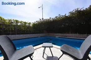 Flintstone Guest House בית ההארחה בן 11 החדרים אינו וילה פרטית אתם מזמינים רק חדרים לא את כל הוילה - Image 2