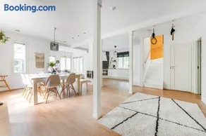 Come in! "Pirkkala" Spacious city Family Villa near Lake & Airport - Image 1