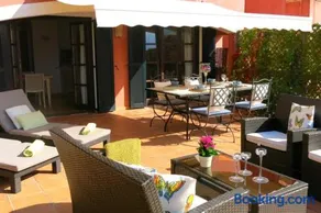 Apartamento en el Puerto de Sóller con gran terraza privada y vistas al mar. Piscina comunitaria. Localizado en un zona tranquila y muy soleada. Wifi gratis disponible. Parking. - Image 2