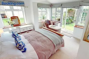 CROYDE HALLGREIN 4 Bedrooms - Image 2