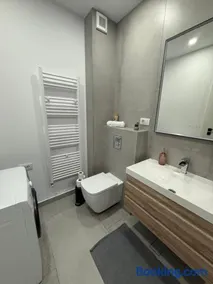 Apartament Ultracentral Cluj Napoca 2parcari private - Image 2