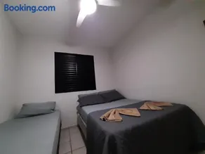 Silêncioso para dormir e pertinho da praia para curtir - LA04 - Image 4