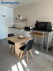 Studio cosy meublé tout confort, Proche centrale, Idéal pros & week-ends - Image 2