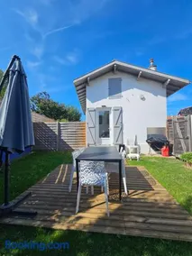 Appartement T2 3 étoiles, agréable avec jardin, plage à pied - Image 2