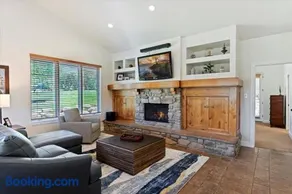 Piney Ridge TR6 Hot Tub Pool - Image 3