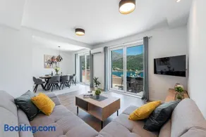Amazing Sea View Apartments Petra & Paula - Image 2