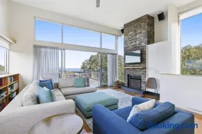 Timbara Hideaway - Ocean Views - Pet Friendly - Image 1