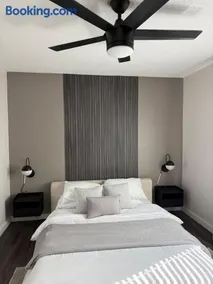 Cozy 3b2b Duplex Home in South Austin - Image 2