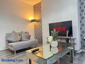 One Bed Apartment Near Liverpool Street - Image 2
