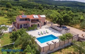 Four-Bedroom Holiday Home In Tribunj - Image 1