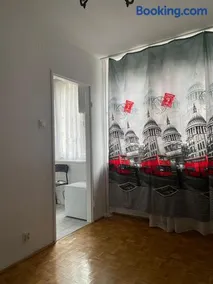 Przytulne mieszkanie na spokojny nocleg w pobliżu metra Kondratowicza, 22 minuty metrem do Stadionu Narodowego, samodzielne zameldowanie ,wystawiamy faktury dla firmy KSeF - Image 3