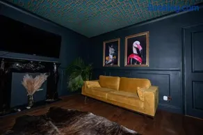 Bold Coastal Retreat with Boudoir Interiors, Felpham Village - Image 4