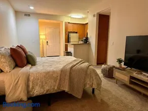 Marina Boardwalk Breeze 1BA & 2BA - Short Trip To Venice Beach - Image 2