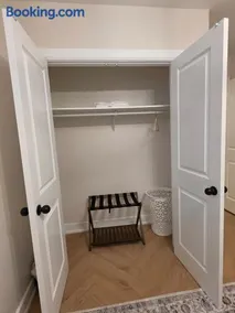 Luxury 2 Bedroom suite in Ottawa and free parking - Image 2