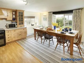 The Farmhouse - Ukc6106 - Image 5