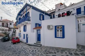 Niki's Traditional House - Image 2