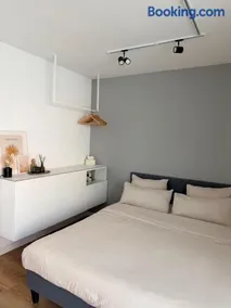 Luxury Apartment Vorstetten Modern Zentral - Image 2